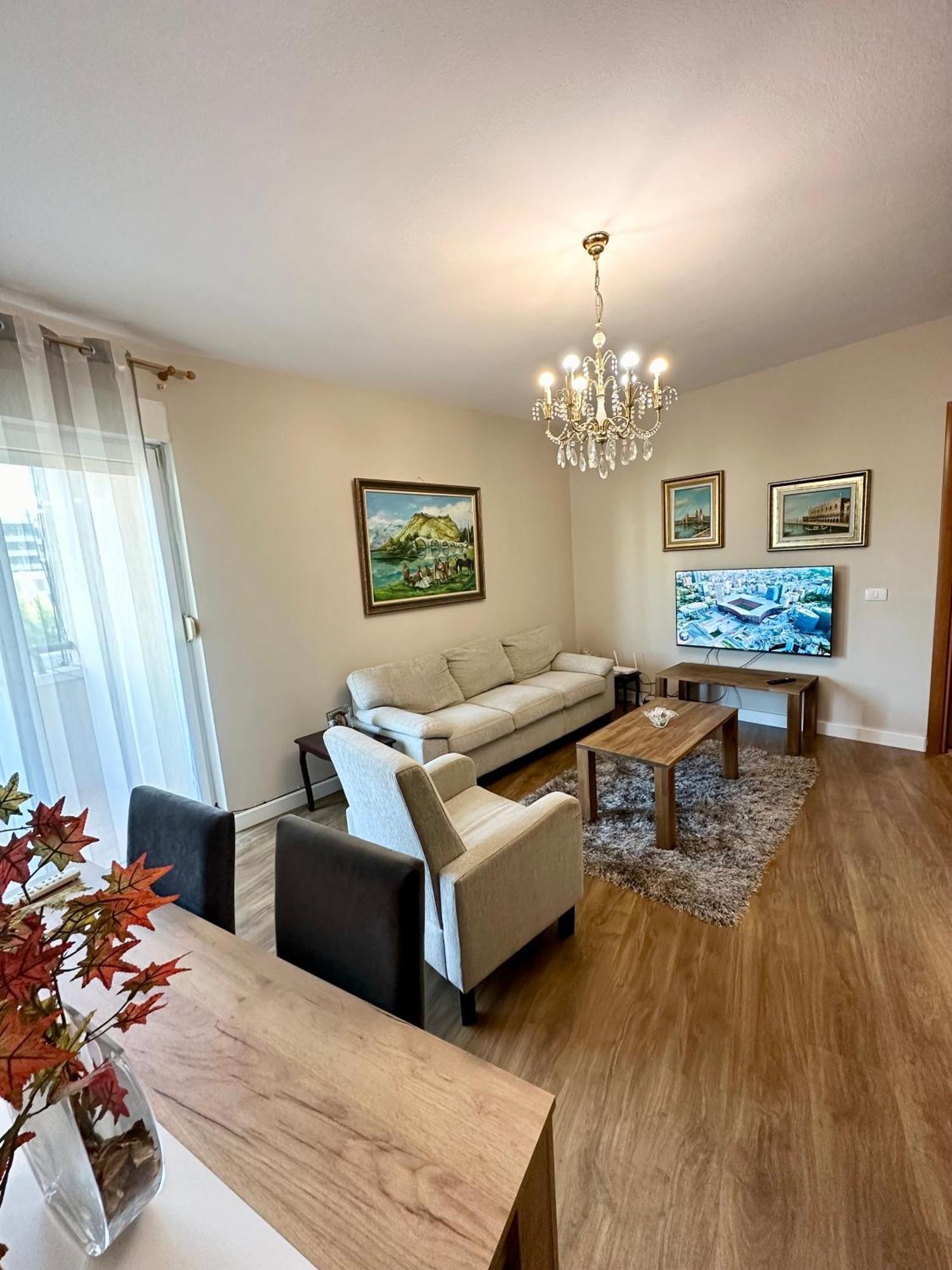 Kk Apartment Air Albania-Centrally Located 地拉那 外观 照片